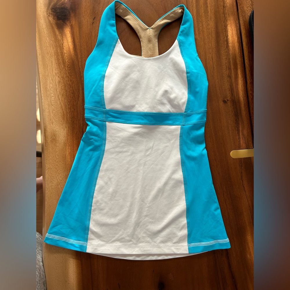 Lululemon sport tank with built in bra